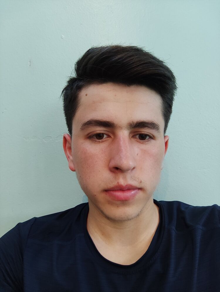  26185496  Iskandar, 27 ,    