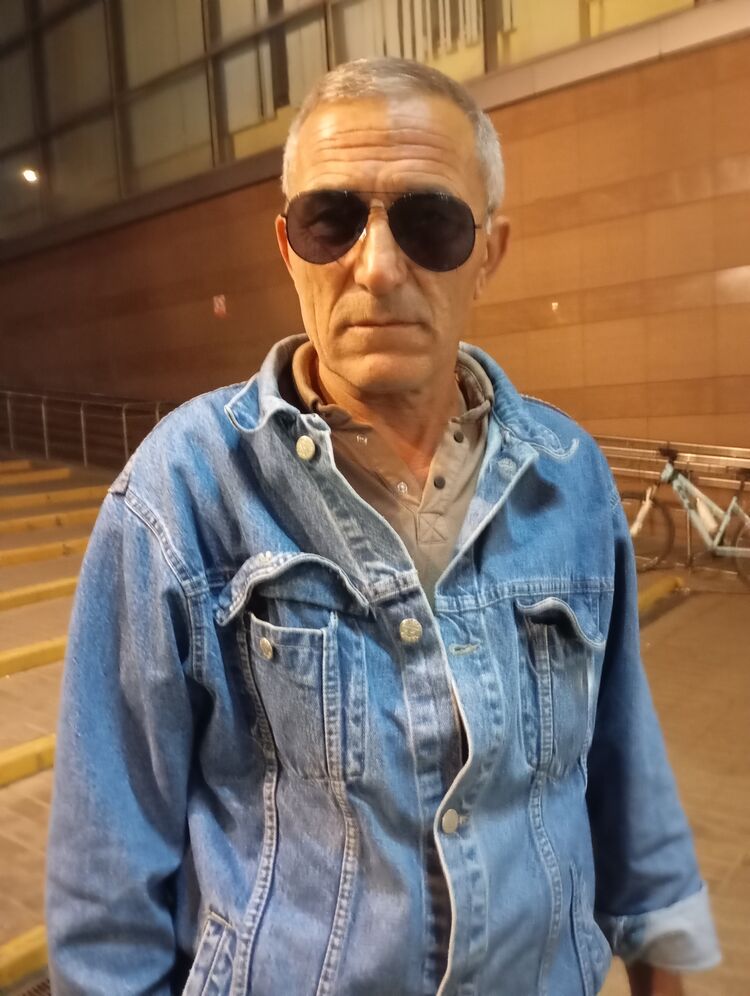  46371666  Osman, 54 ,    