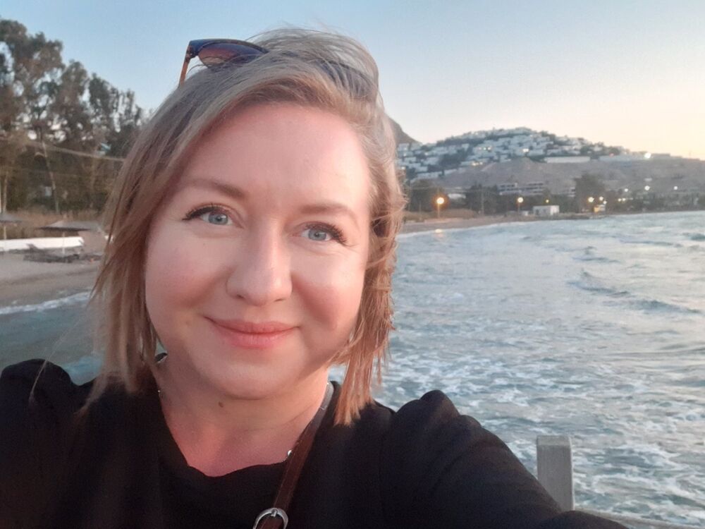  ,   Elena, 42 ,   ,   , c 