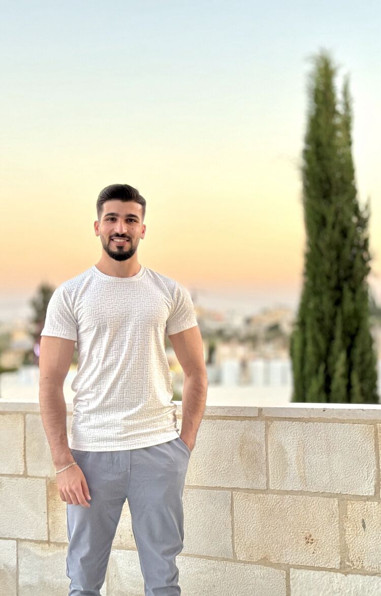  ,   Omar, 24 ,   ,   