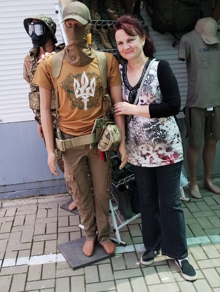  ,   Vika, 56 ,   ,   