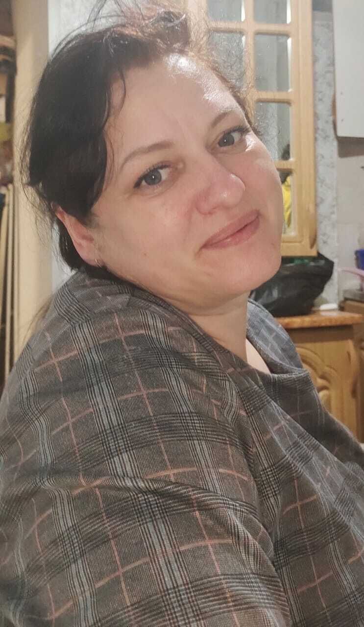  46974116  Elena, 44 ,    