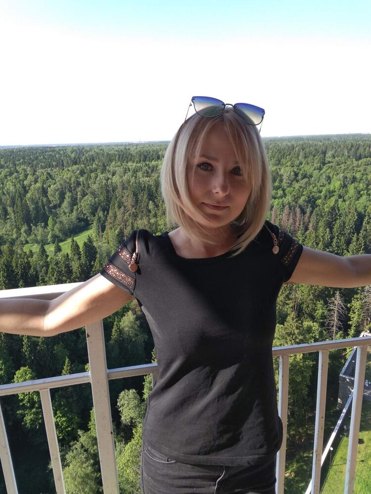  ,   Kristal, 35 ,   ,   