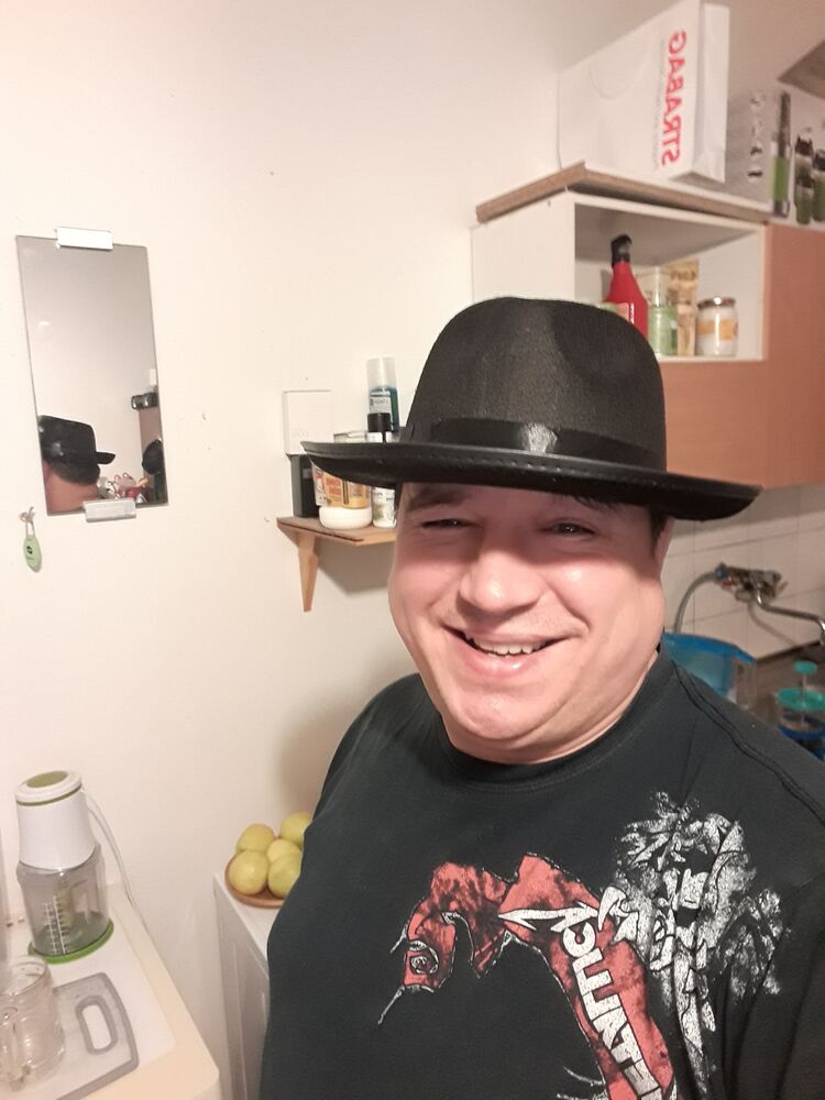  28650486  Segey, 47 ,    Praha