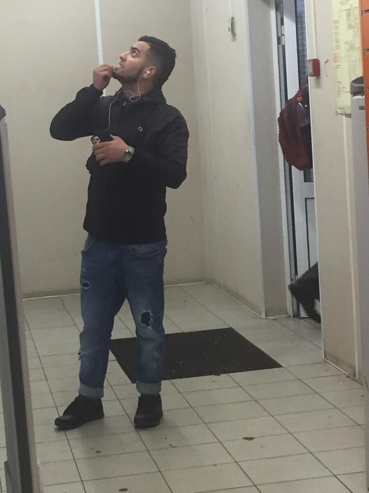  21598466  , 25 ,    