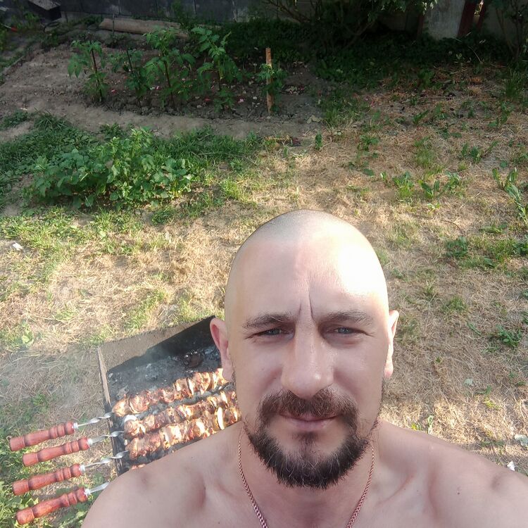  42198646  Maksim, 44 ,    