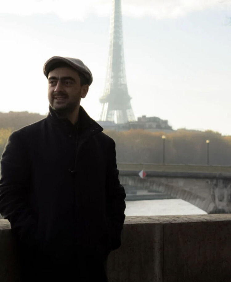  37749926  Artyom, 28 ,    