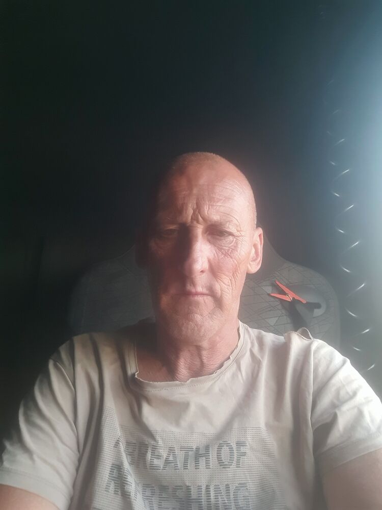  45365306  Yra, 58 ,    