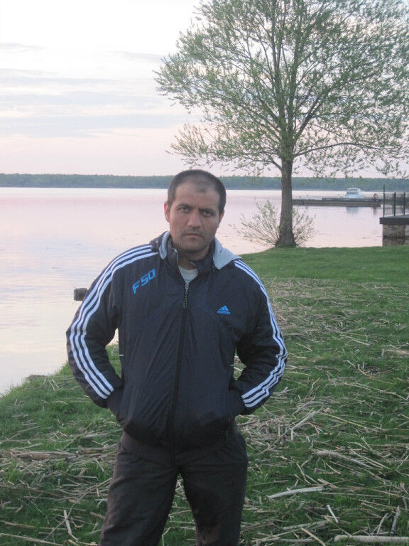  5426546  Garik, 47 ,    