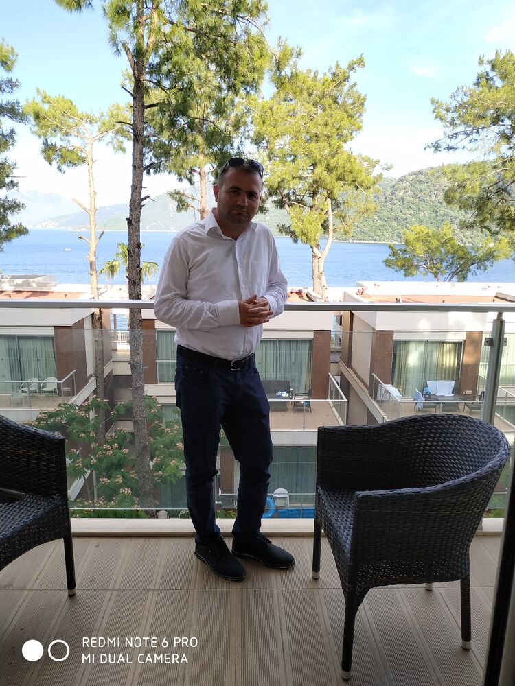  ,   Arash, 38 ,   ,   