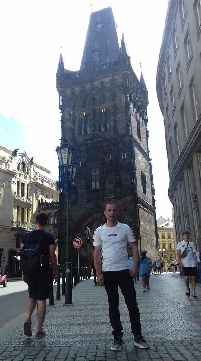  19359256  Davide, 44 ,    Praha