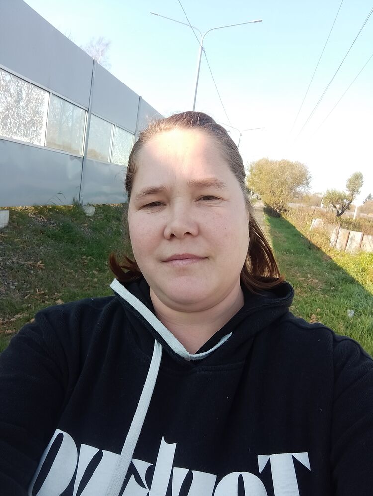  46703636  , 33 ,    