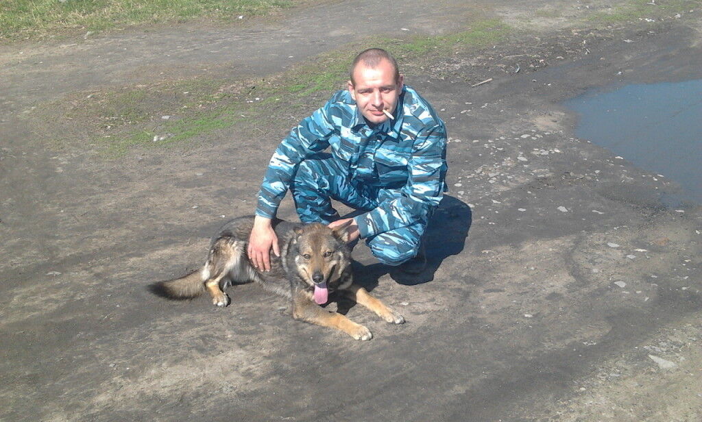  10089866  Nik, 40 ,    
