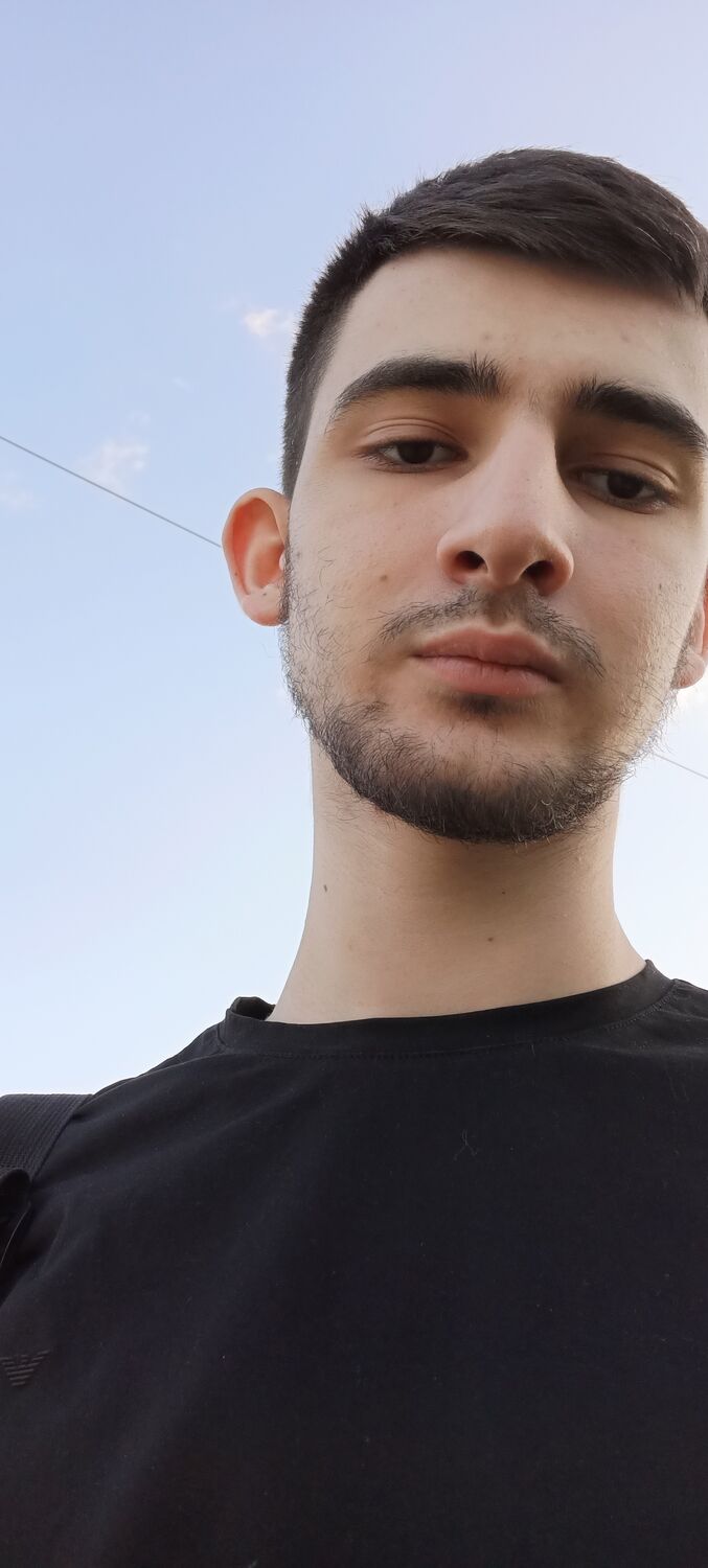  ,   Emil, 21 ,   