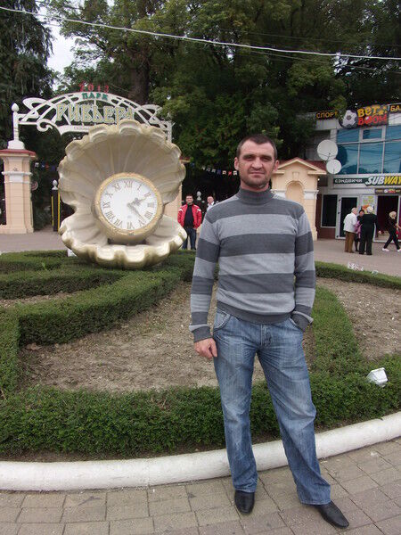  52788046  Marin, 47 ,    