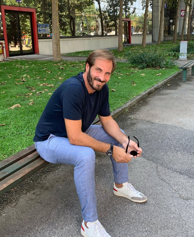  Genk,   Julien, 50 ,   ,   , c , 