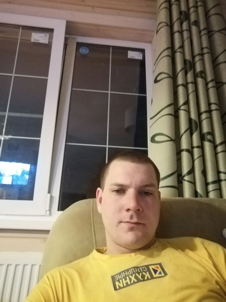 30633296  Daniil, 32 ,    