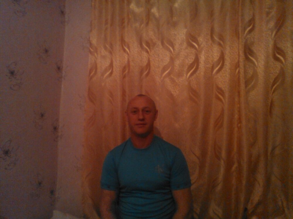  6879366  Oleg, 44 ,    