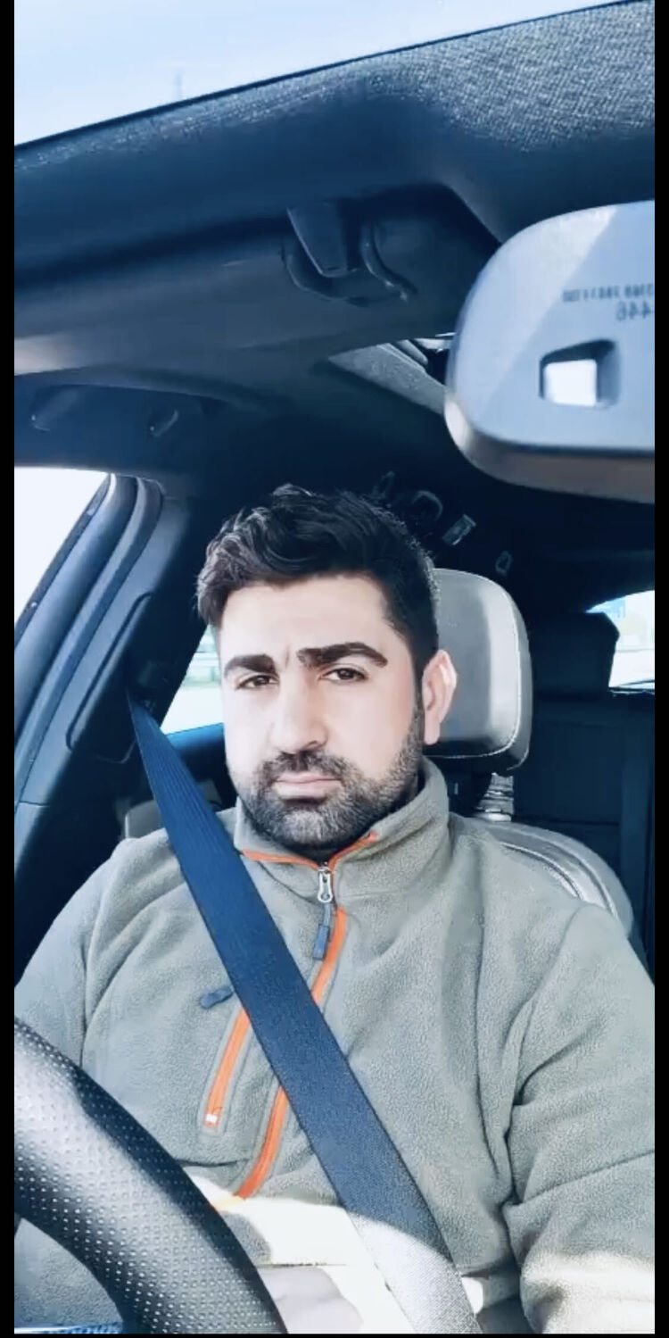  28154226  Ugur, 36 ,    