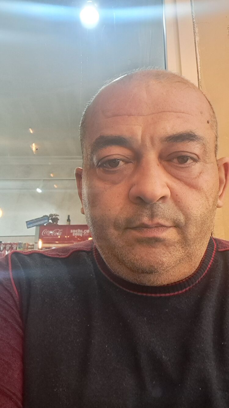  45445886  Emil, 48 ,    Frankfurt Am Main