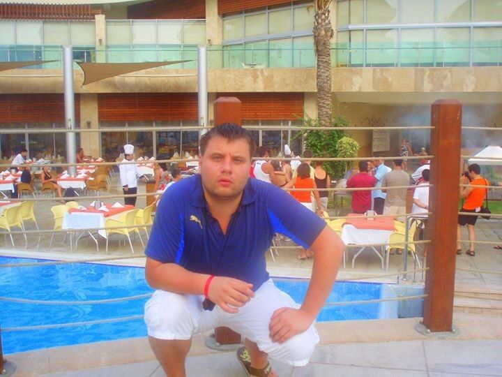  4220176  Tomas, 42 ,    