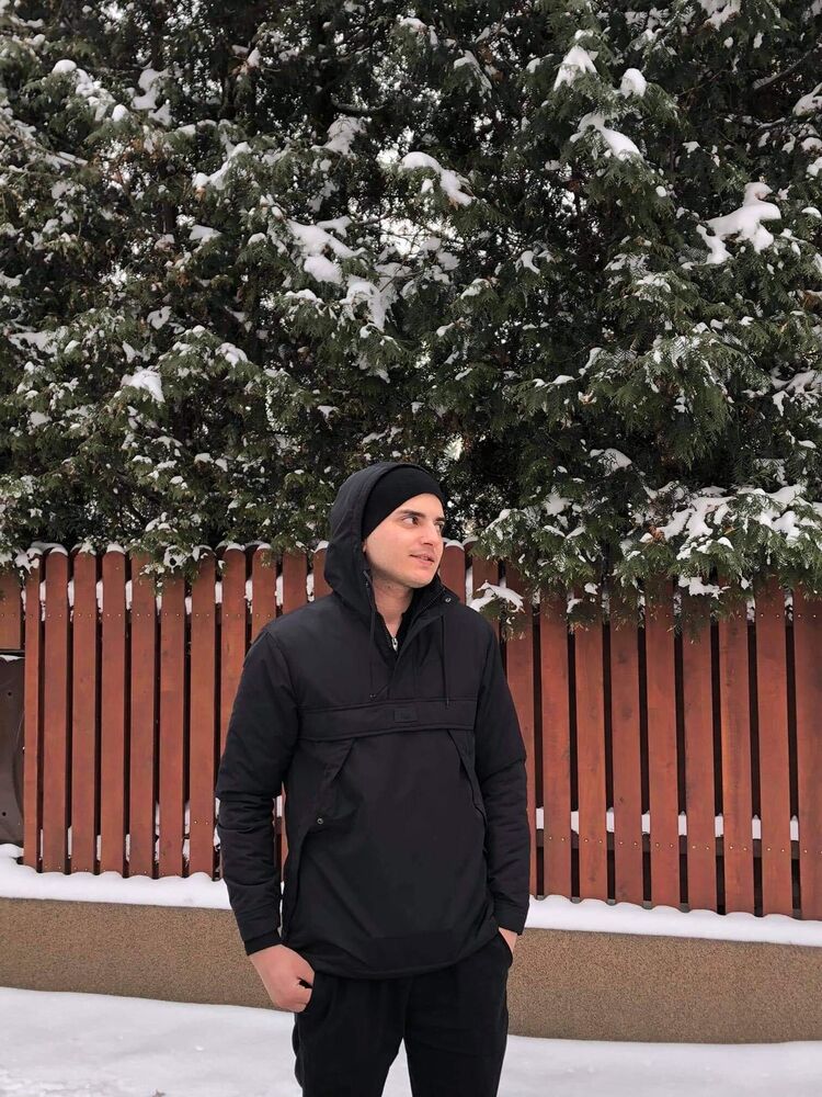  ,   Sandro, 35 ,   ,   