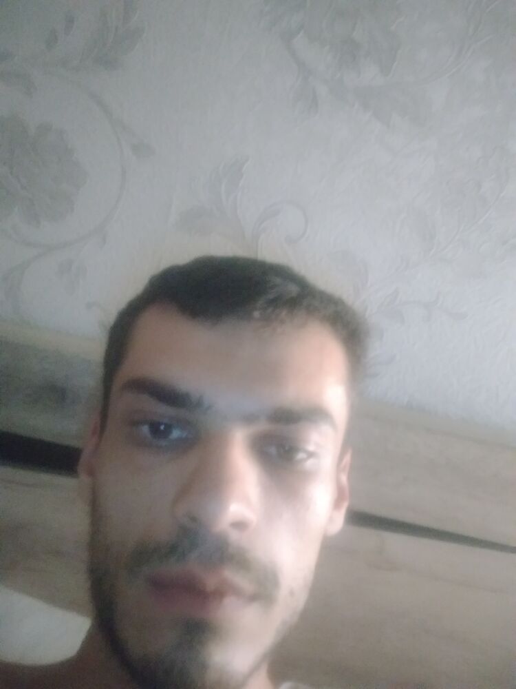  44635866  Robert, 28 ,    