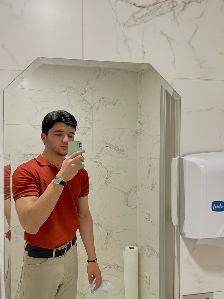  33933856  David, 26 ,    -