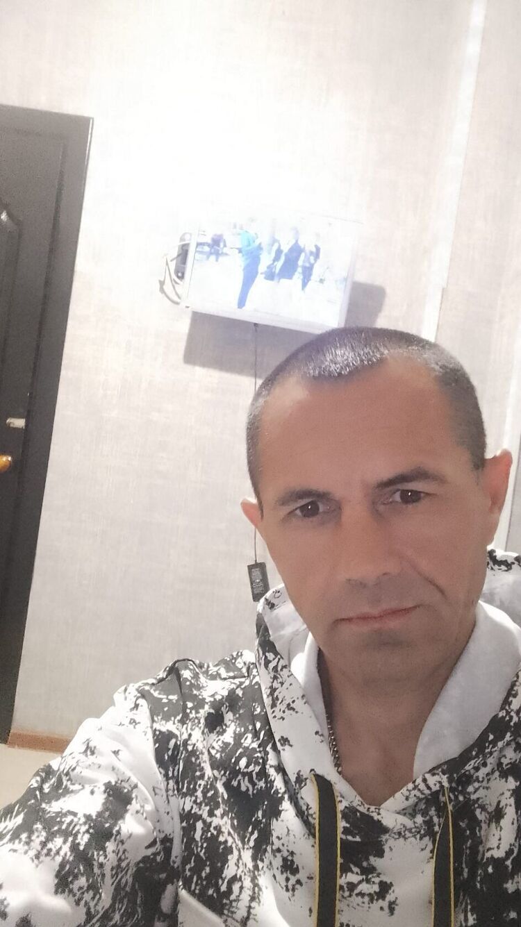  42387476  , 49 ,    