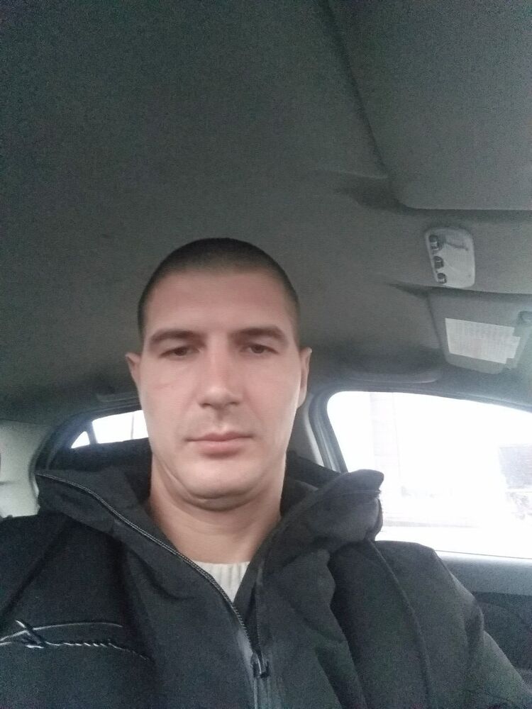  14152846  Anatol, 40 ,    