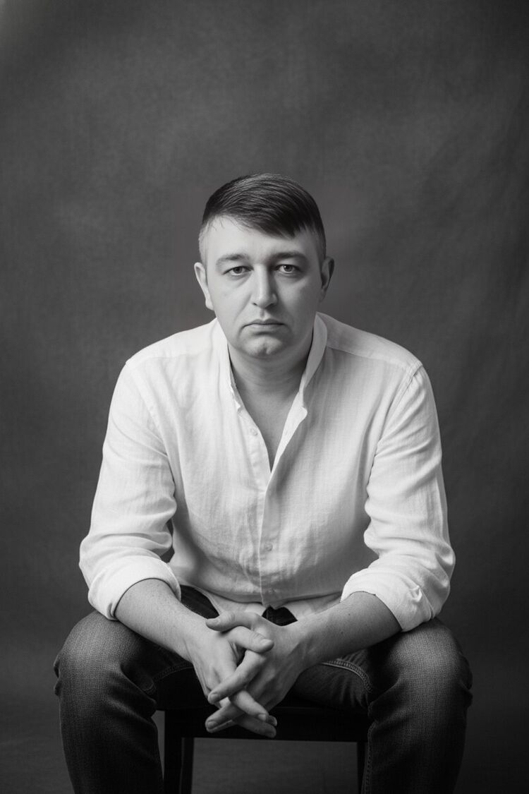  ,   VIKTOR, 44 ,   ,   , c 