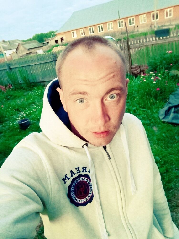  ,   Anatoly, 32 ,   ,   