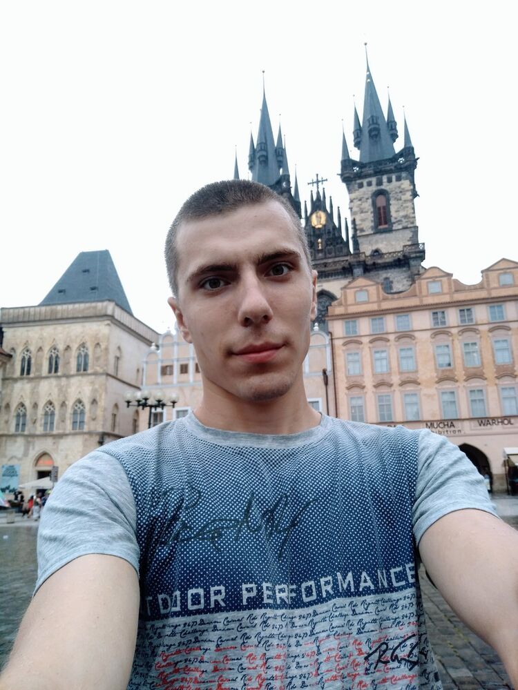  18838796  Roma, 27 ,    