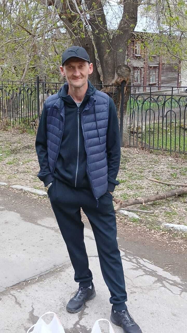  51502676  Dmitry, 44 ,    