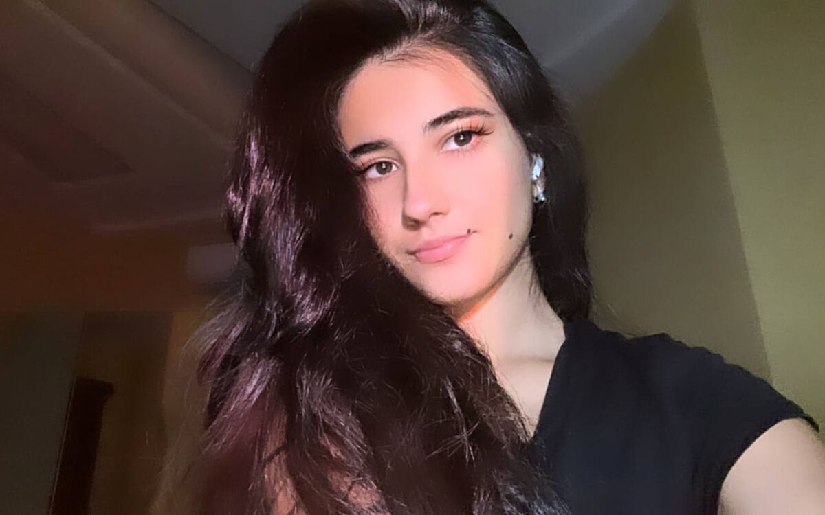  38039626  Oydin, 24 ,    