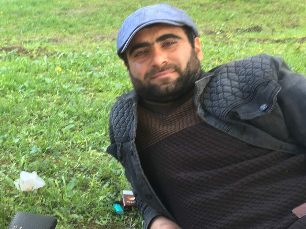  34239196  Vazgen, 30 ,    