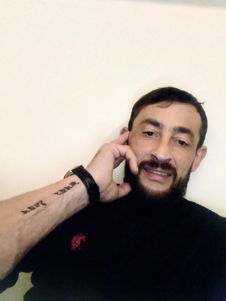  33804186  Dato, 42 ,    