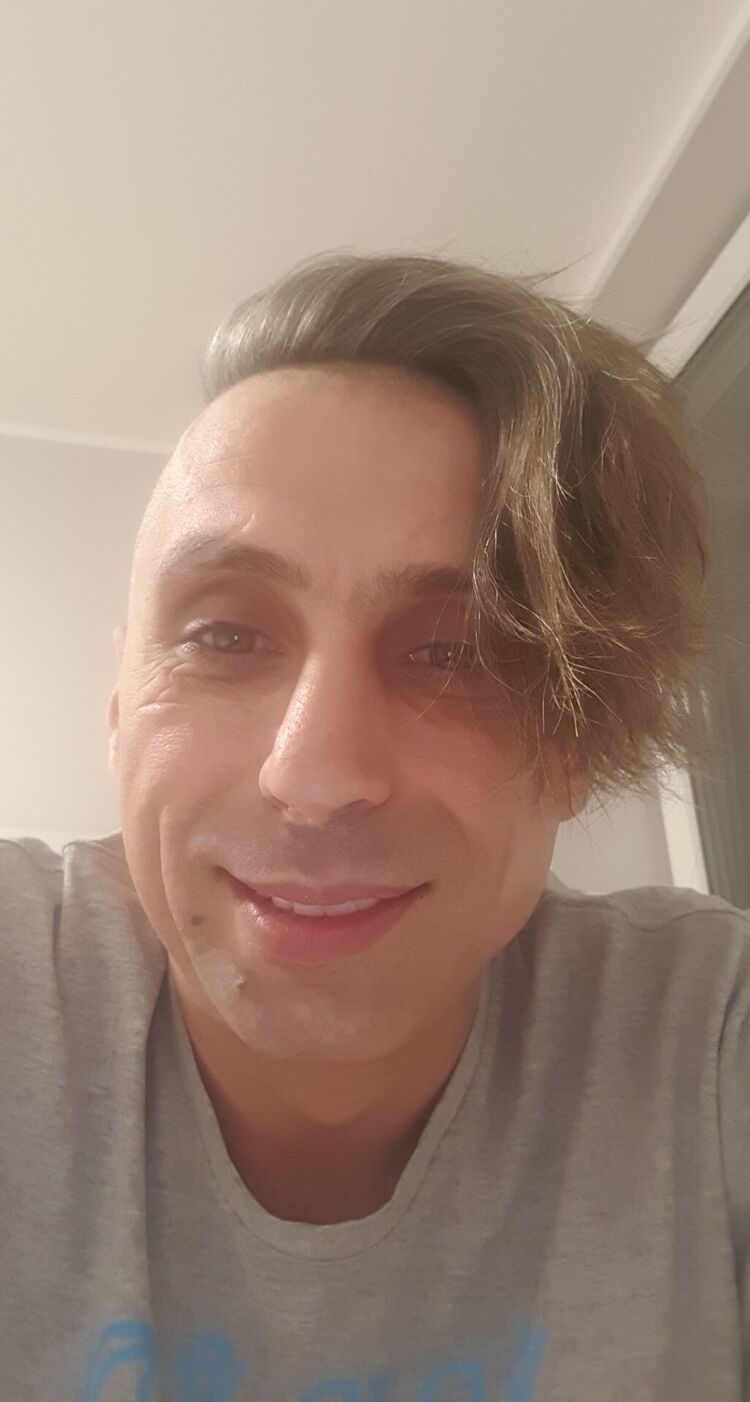  24673916  Aleksander, 42 ,    