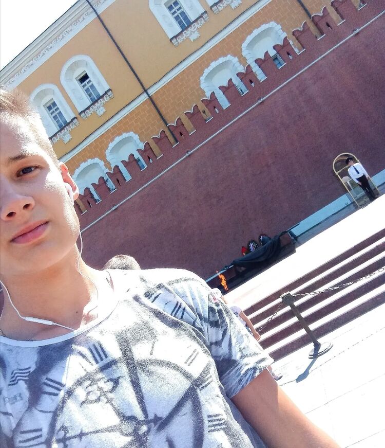  ,   Zhenya, 23 ,   ,   , c , 
