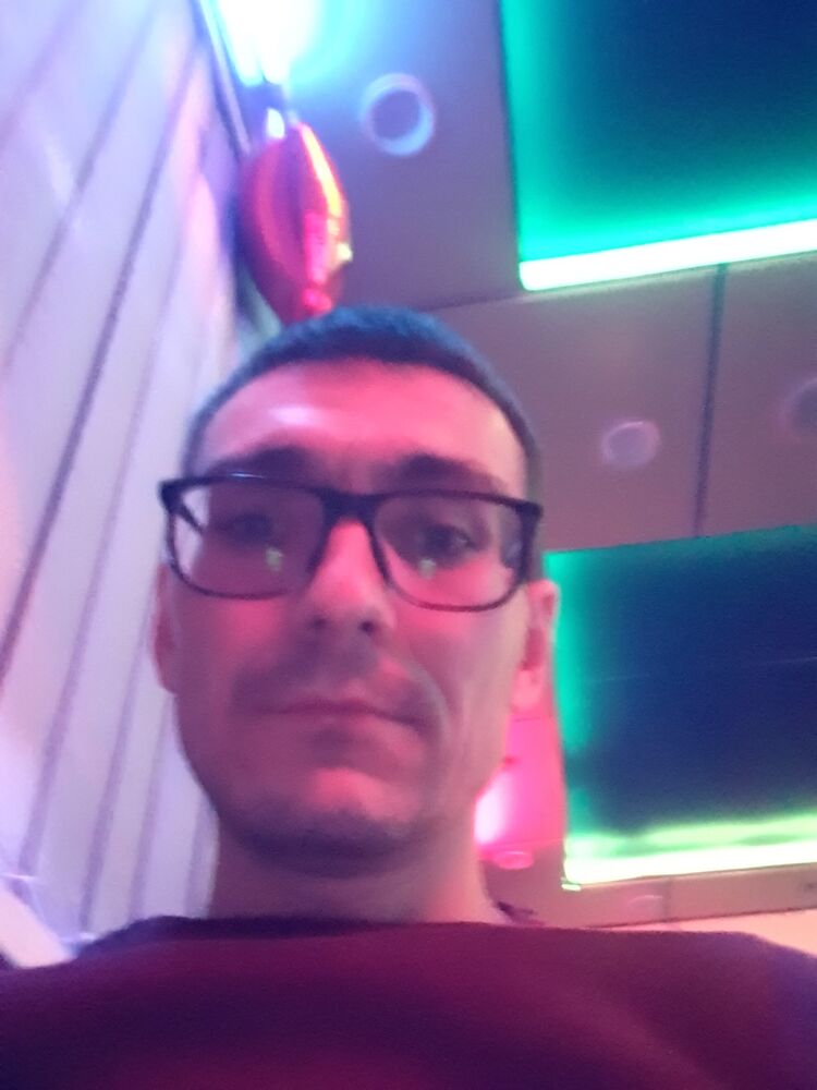  ,   Mykhailo, 32 ,   ,   