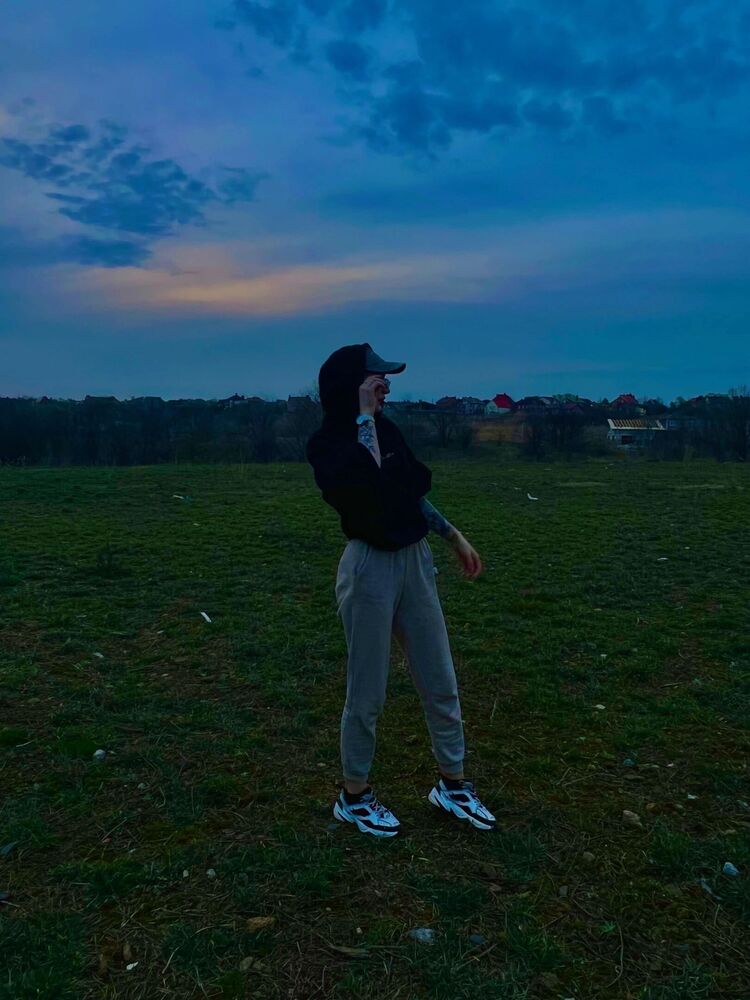  --,   , 22 ,  