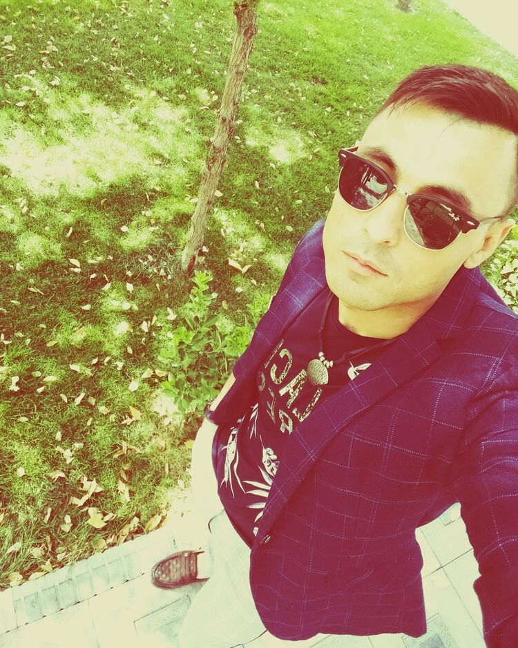  19280836  Emir, 31 ,    