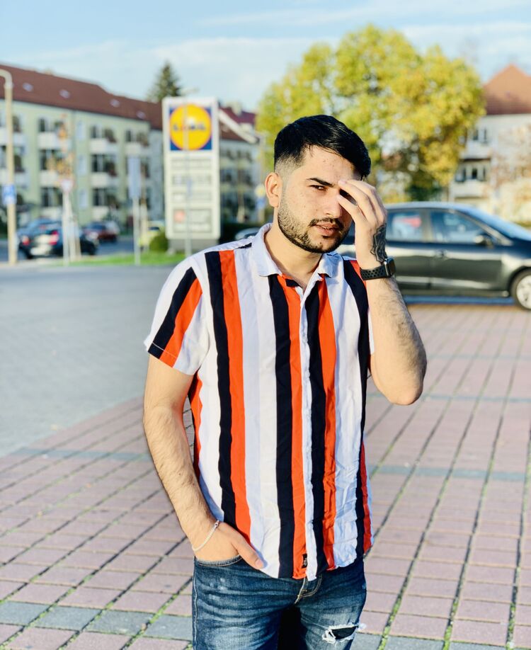  ,   Khooshaal, 29 ,   ,   