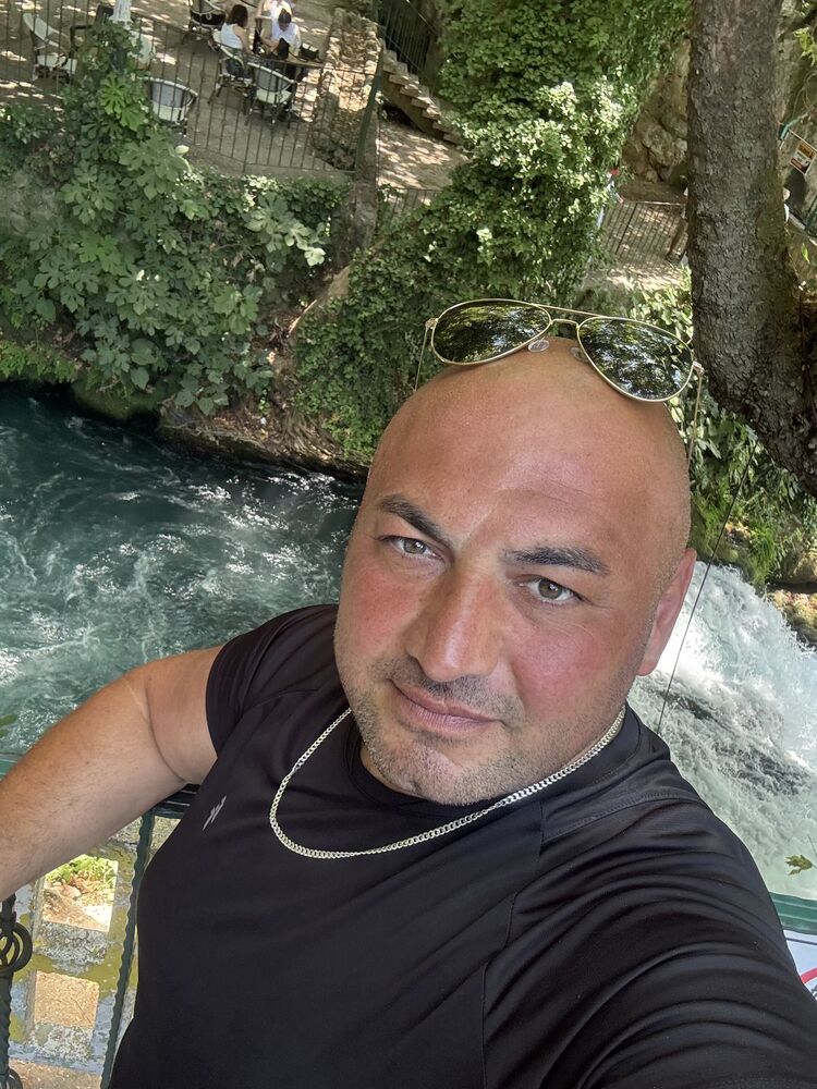  ,   Sami, 44 ,   ,   