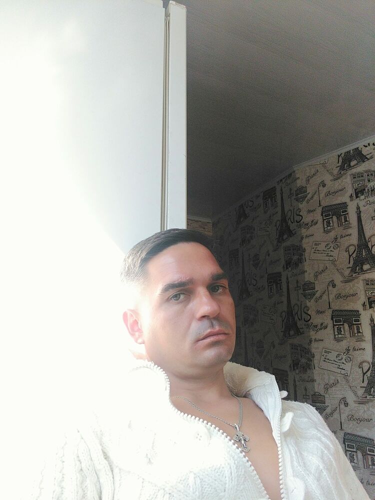  13736146  Alex, 42 ,     