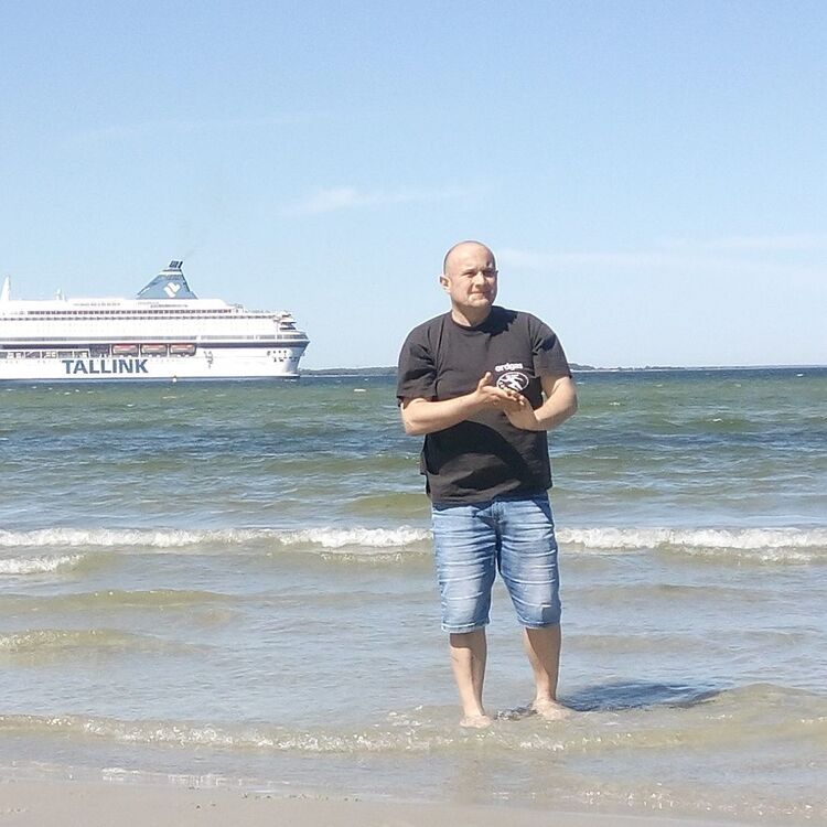  17112436  Andrey, 47 ,    