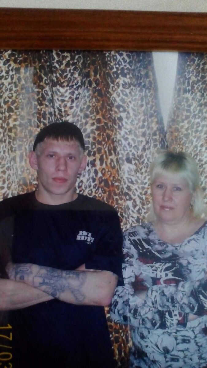  10611376  Pavel, 40 ,    