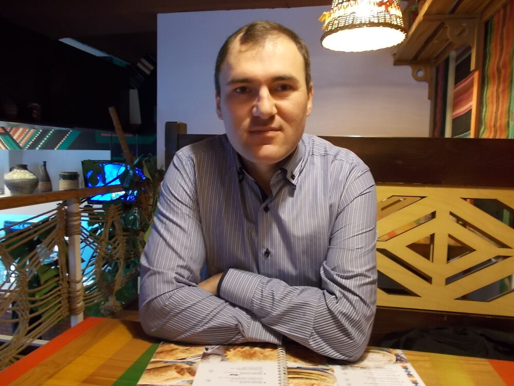  ,   Vadim, 37 ,  