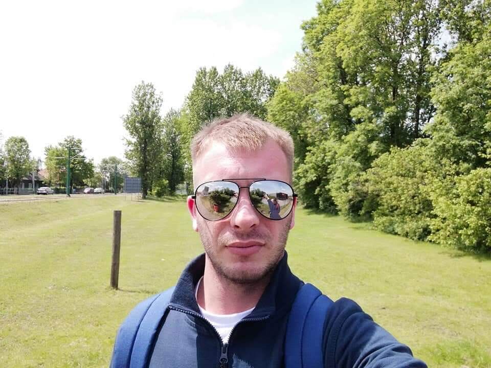  45582286  Viktor, 33 ,    