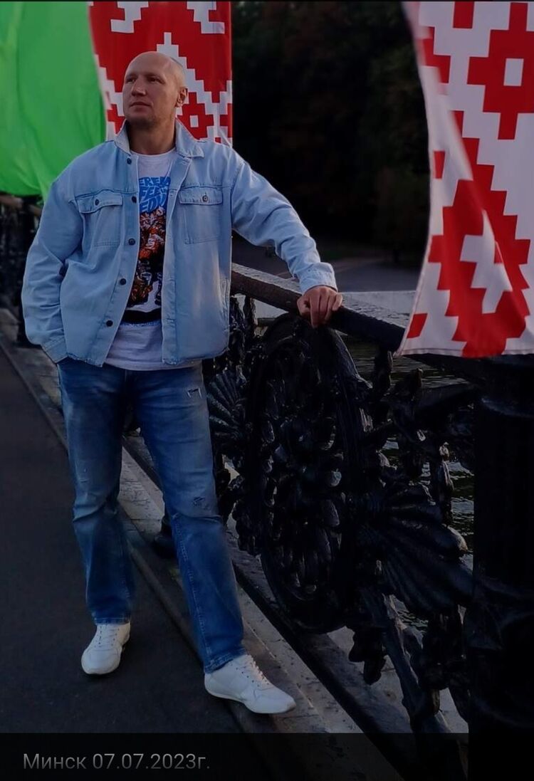  40366566  , 44 ,    